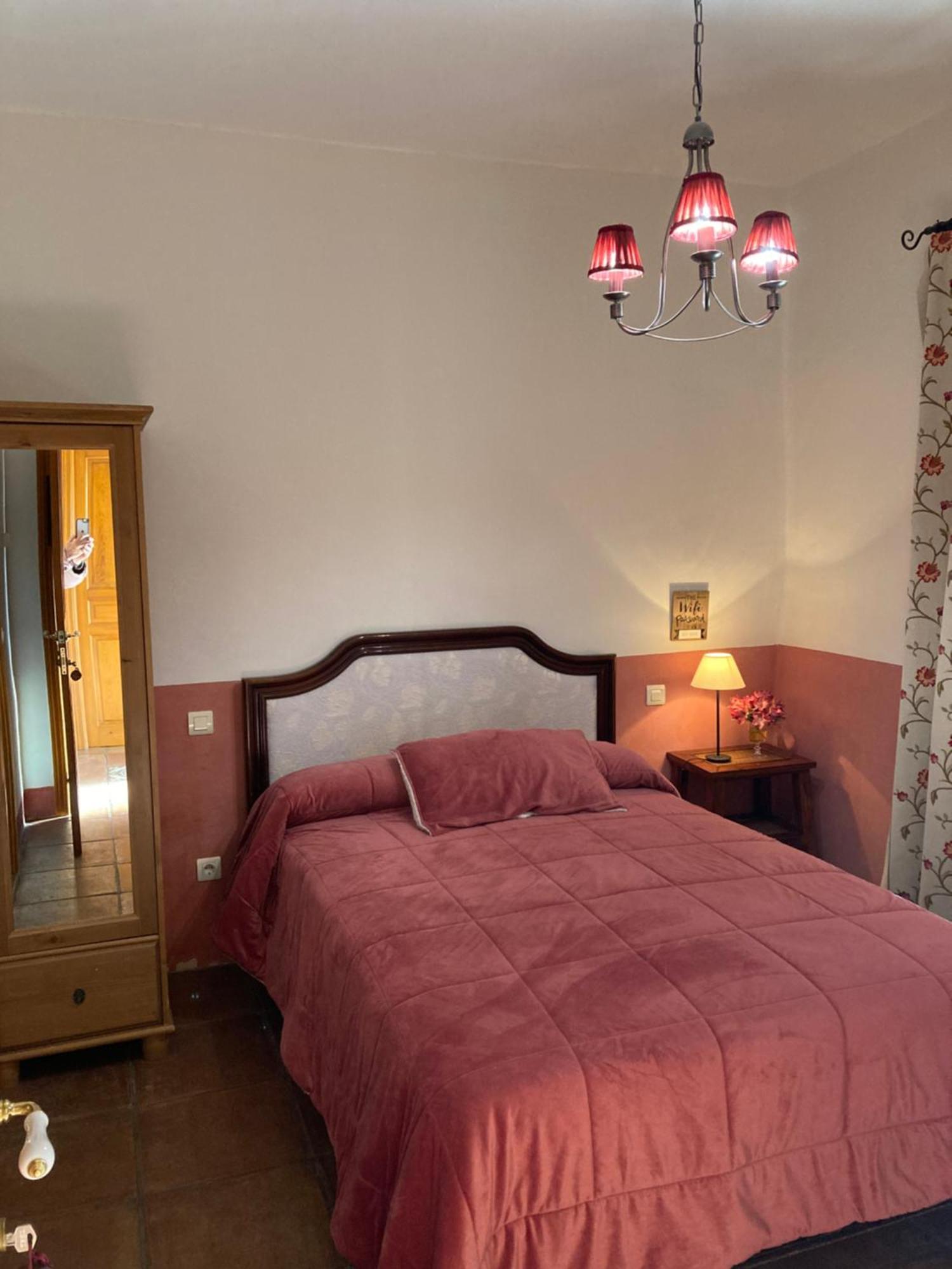 Casa Rural Valdevilano La Roca de la Sierra Luaran gambar