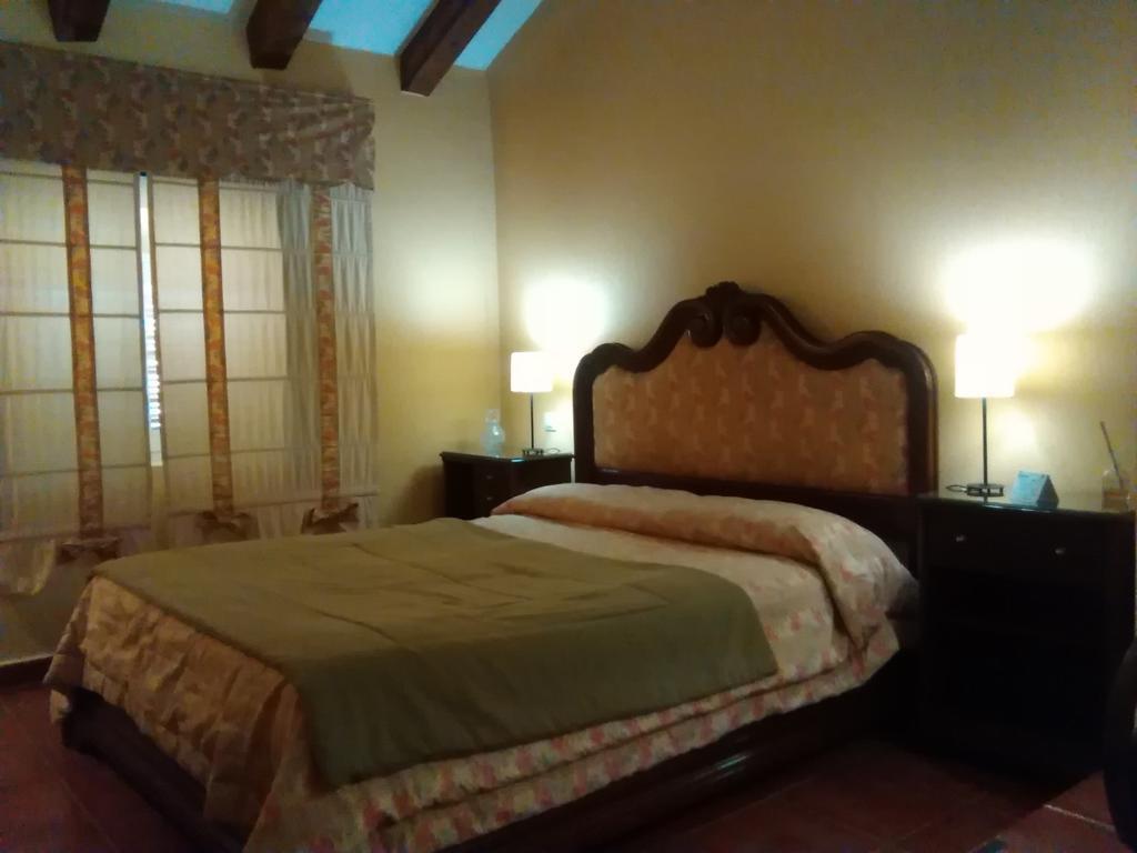 Casa Rural Valdevilano La Roca de la Sierra Luaran gambar